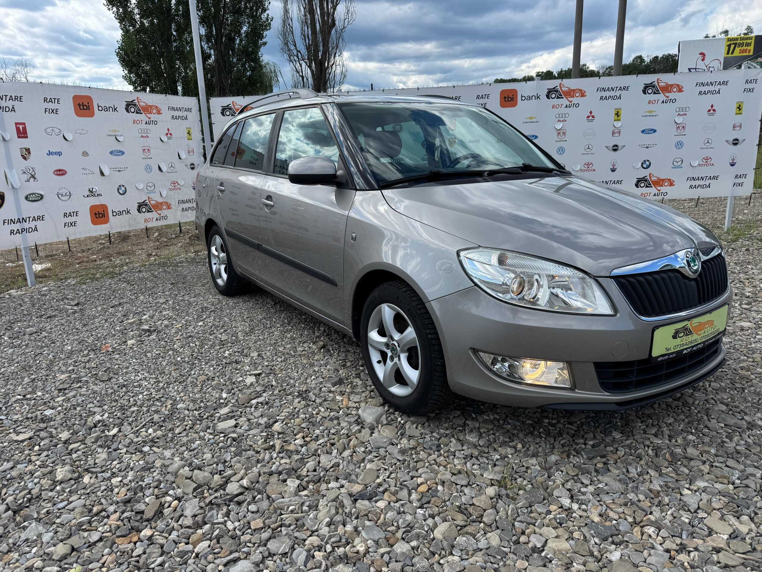 
								Skoda Fabia full									