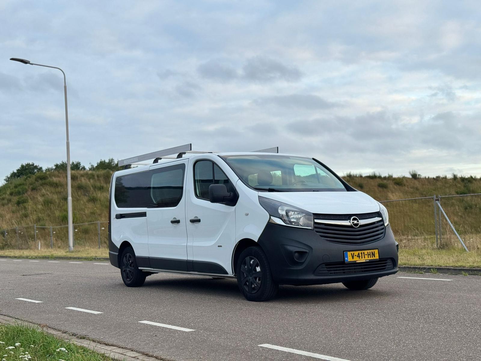 
								Opel Vivaro full									
