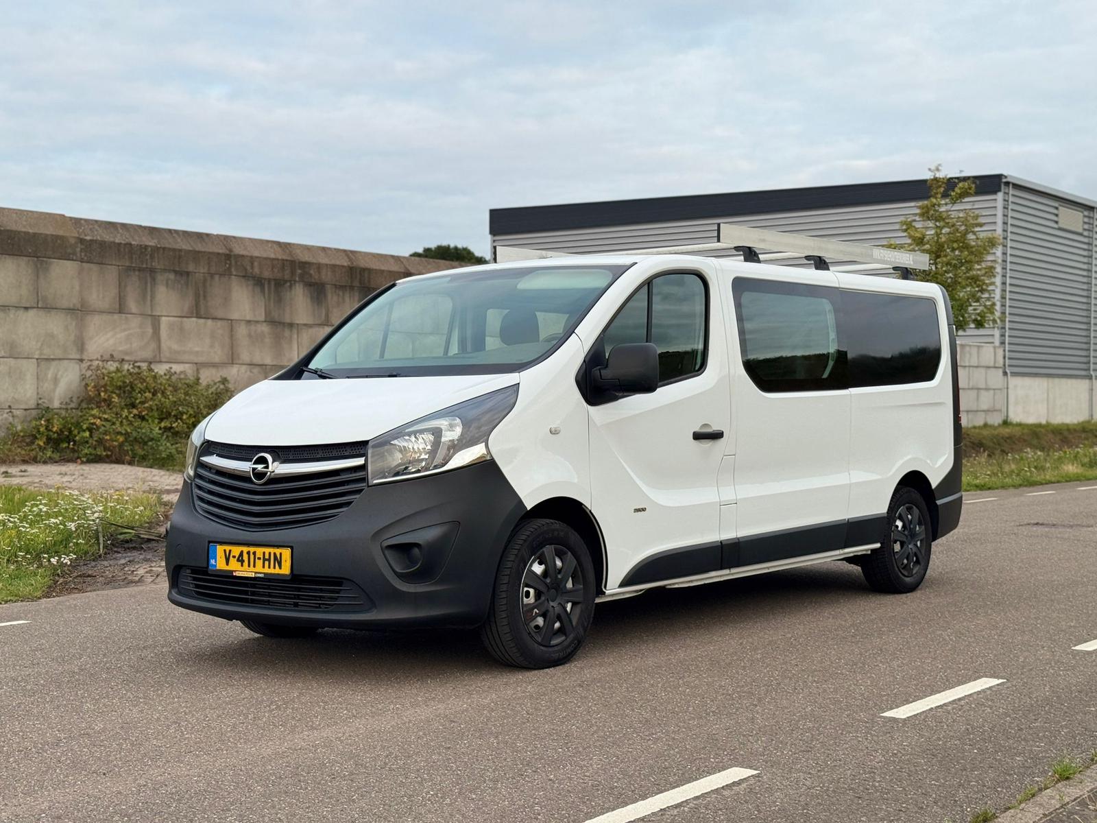 
								Opel Vivaro full									