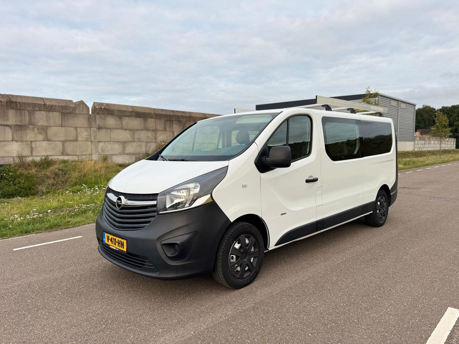 
								Opel Vivaro full									