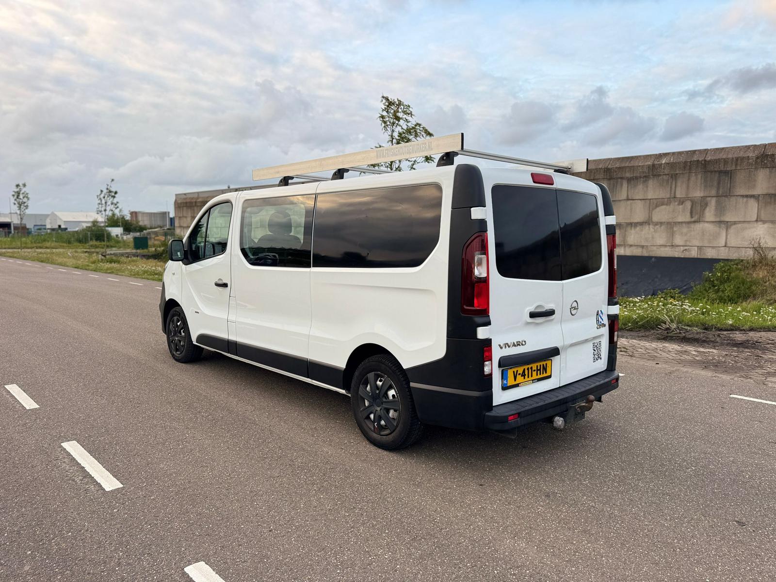 
								Opel Vivaro full									