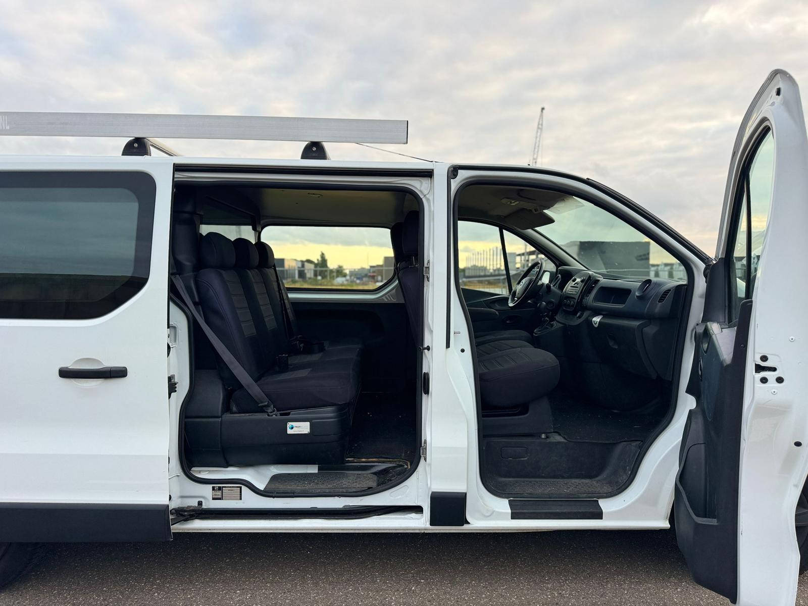 
								Opel Vivaro full									